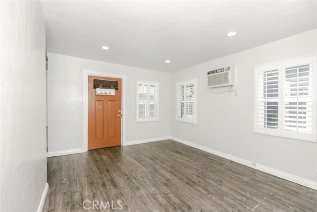 Building Photo - 1071 N Ave 51