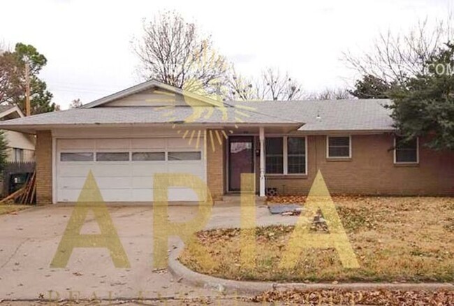 Primary Photo - 4 Bed/1.5 Bath Single Family Home Availabl...