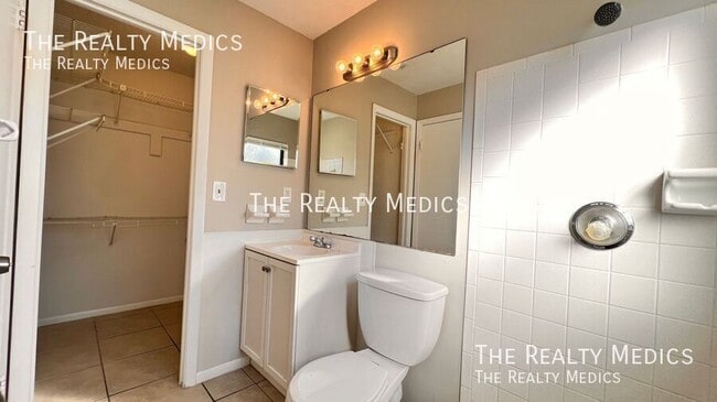 Building Photo - 5520 Charleston St