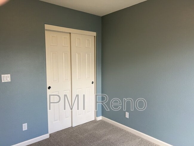 Building Photo - 9274 Lone Wolf Cir