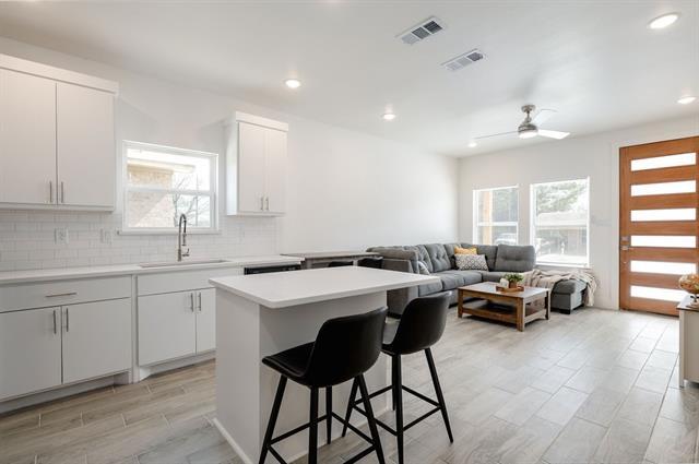 Building Photo - 709 Fuller St