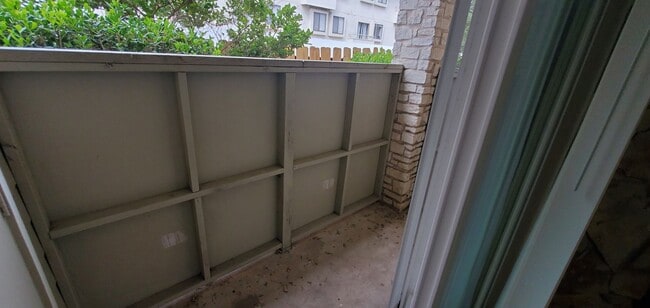 Building Photo - K223 - Hyde Park Oaks #114