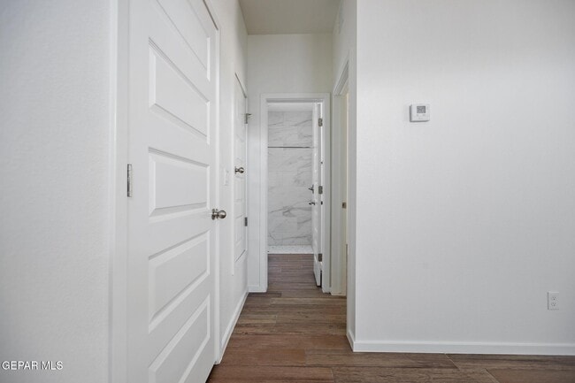 Building Photo - 916 St Vrain St