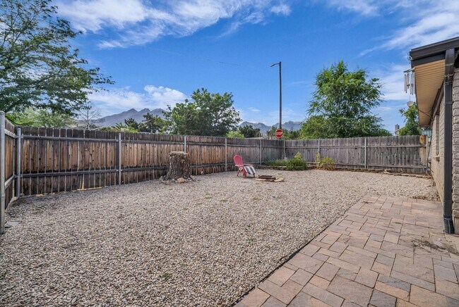 Building Photo - Cottonwood Heights