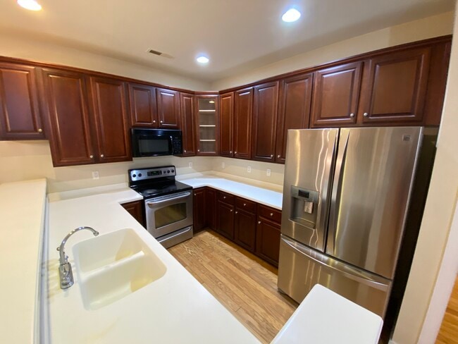 Building Photo - 3401 Bartley Pond Pl