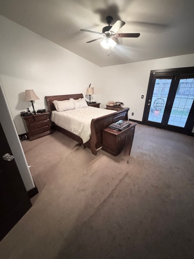 Building Photo - Charming 5 Bedroom One Story