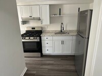 Building Photo - 2908 N Rockwood Dr