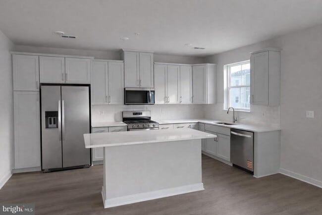 Building Photo - 735 Platinum Dr