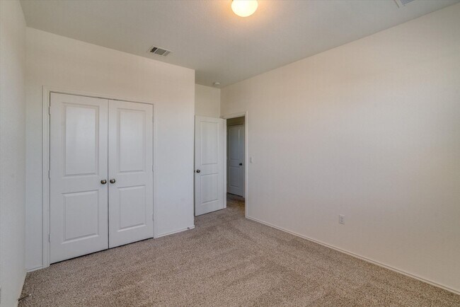 Building Photo - 1107 Diggy Dr