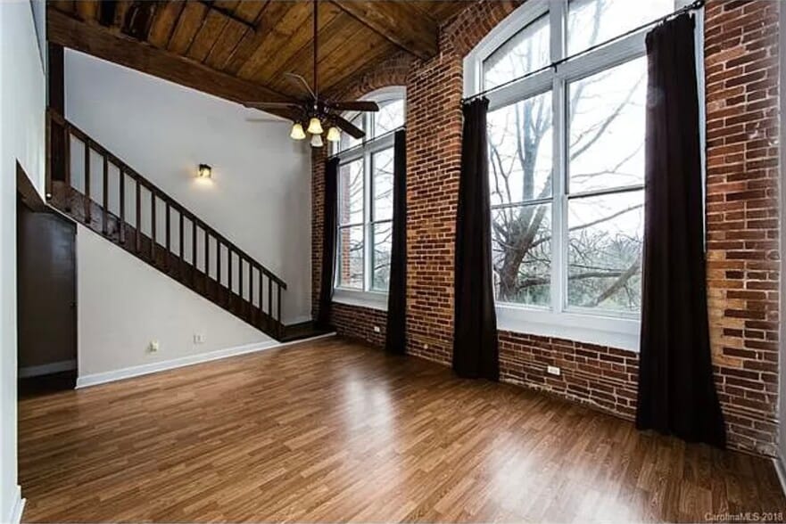 Building Photo - 201 S Hoskins Rd