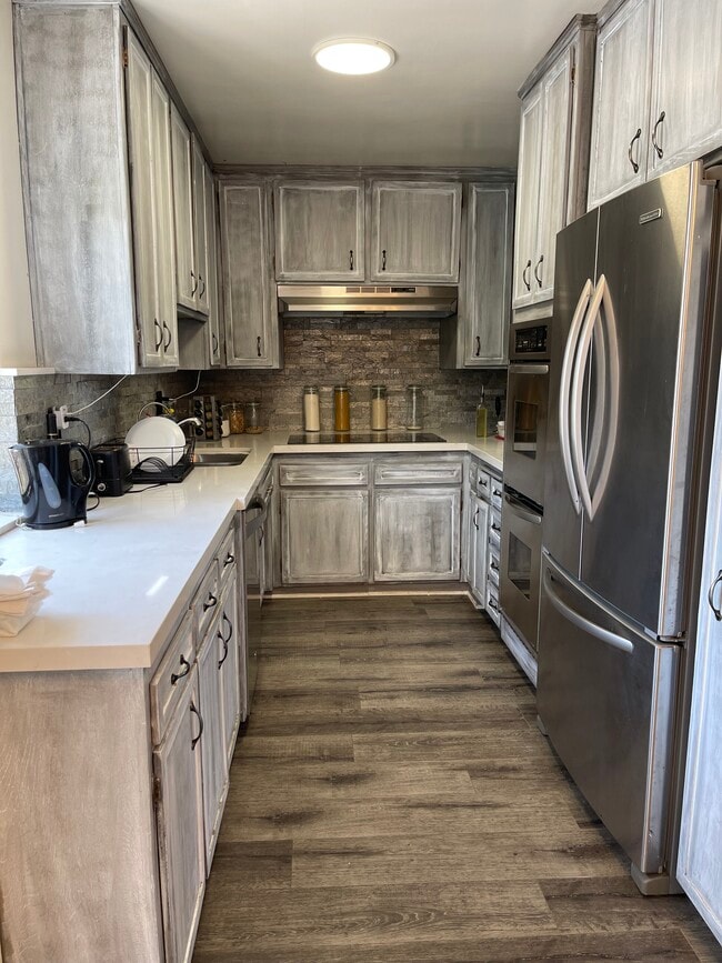 Building Photo - 960 S Westgate Ave