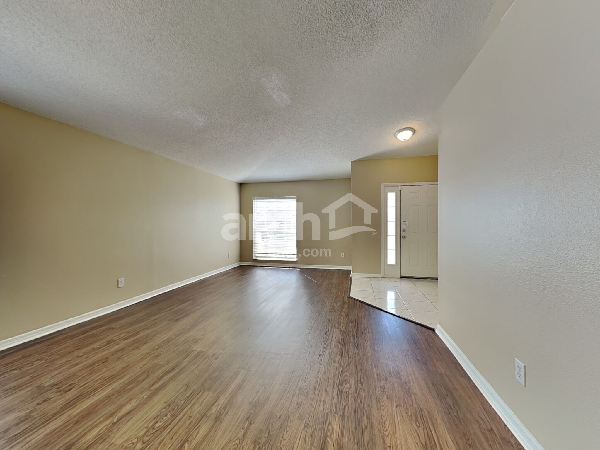 Building Photo - 12517 Midpointe Dr