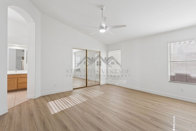 Building Photo - 9841 W Tonopah Dr