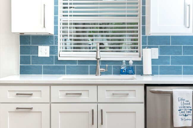 Building Photo - 13920 SE 124th St