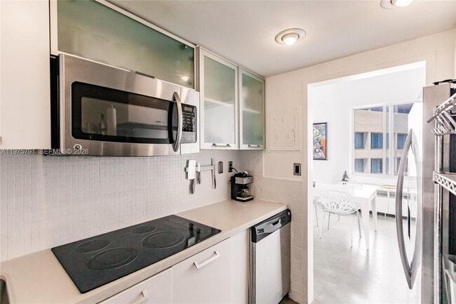 Building Photo - 1000 West Ave