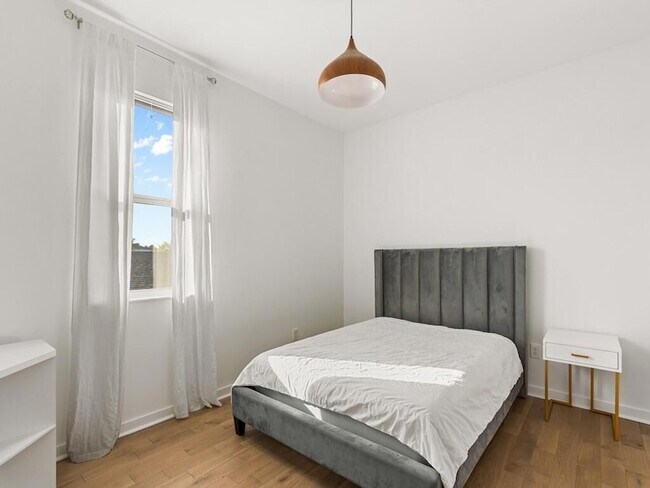 Building Photo - 11828 SW Lyra Dr.