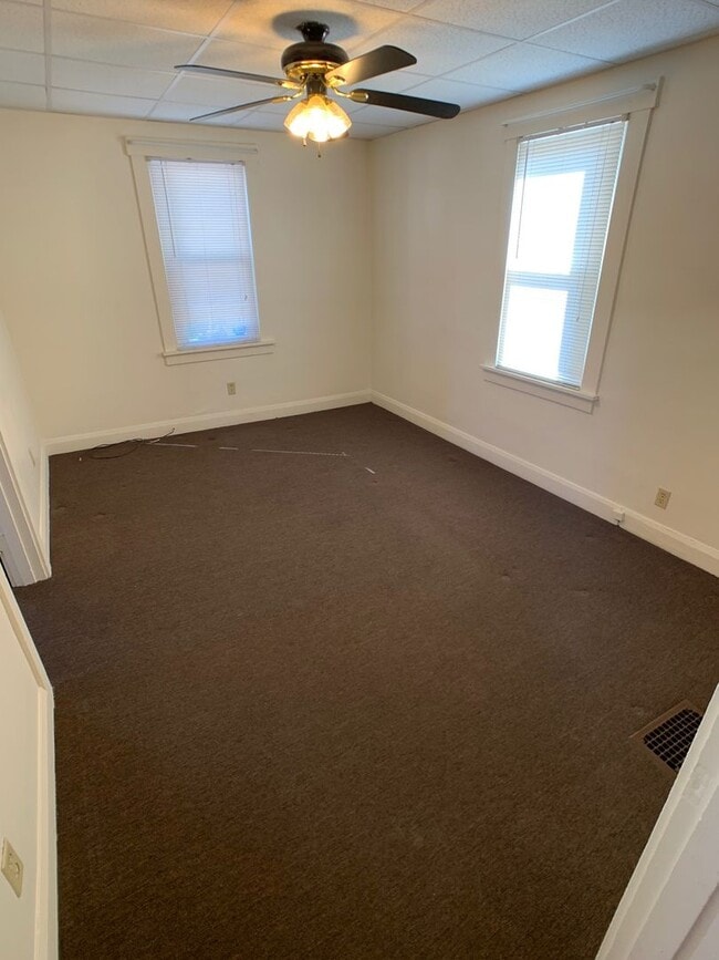 Building Photo - Cozy 1-Bedroom House With Garage!!