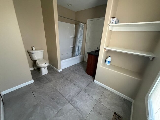 Building Photo - Spacious 4 Bedroom 2 Bathroom House on West End!