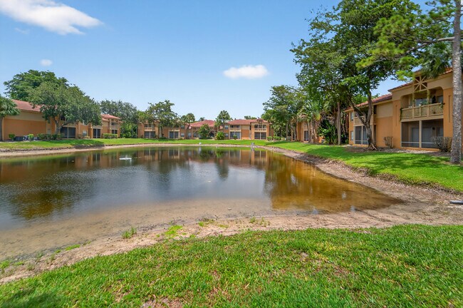 Building Photo - 4807 Via Palm Lakes Via