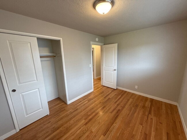 Building Photo - 2236 Hoyt St SE