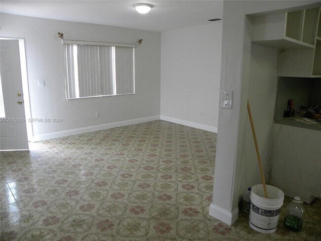 Building Photo - 214 NW 49th Ave