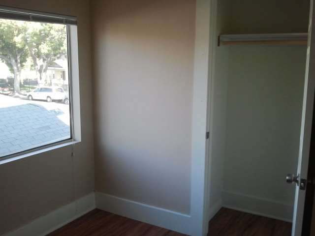Building Photo - 1331 W 37th Dr