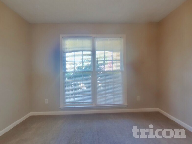 Building Photo - 420 Austin Dr