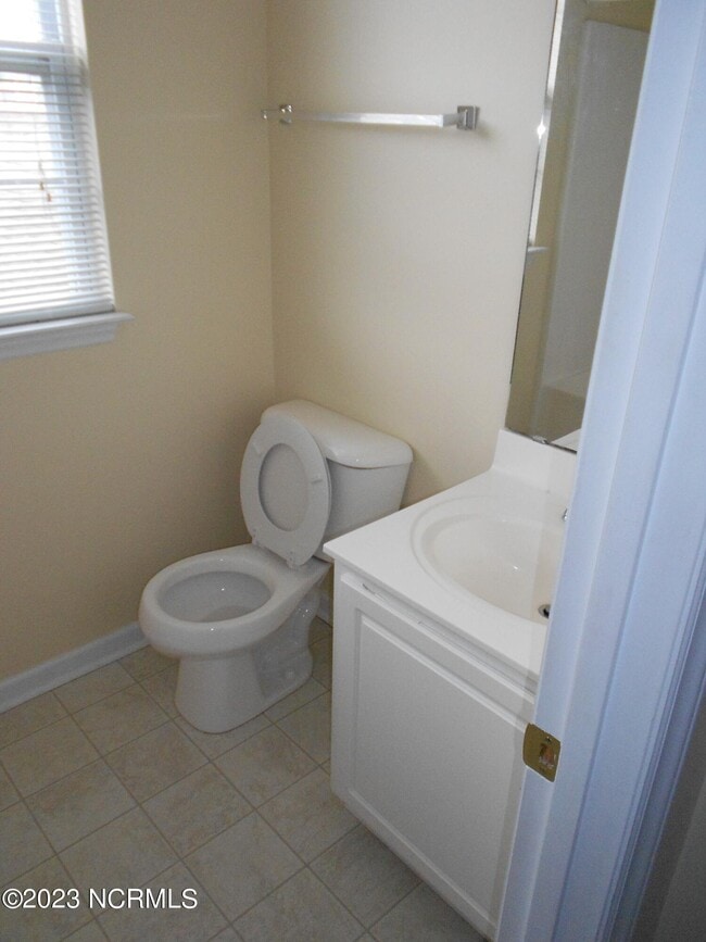 Building Photo - 3960 Winds Ridge Dr