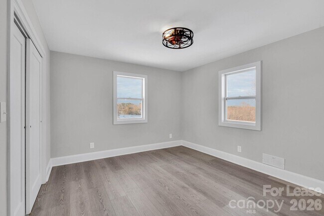 Building Photo - 2765 Long Cir