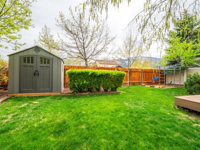 Building Photo - Spacious 5-Bedroom Home for Rent in Sandy, UT