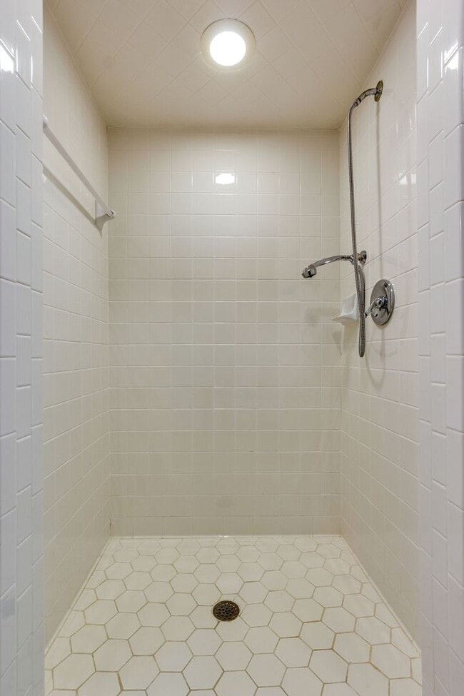 Building Photo - *Belmont/Vanderbilt *