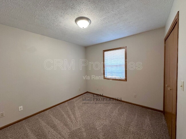 Building Photo - 1326 S Waugh St