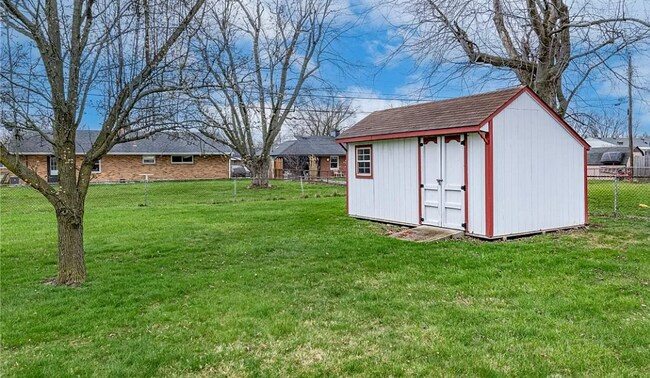 Building Photo - 624 Greenhurst Dr