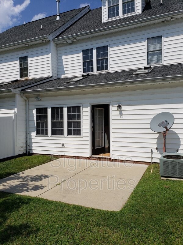Building Photo - 9704 Bartley Pond Dr