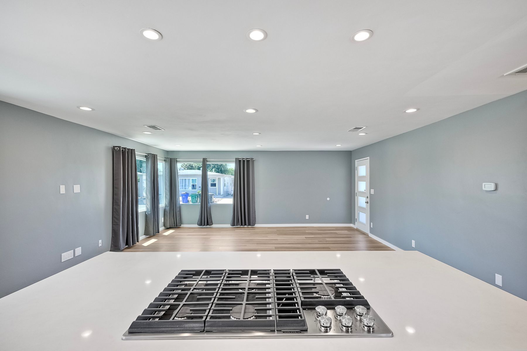 Building Photo - 6258 Pembroke Dr