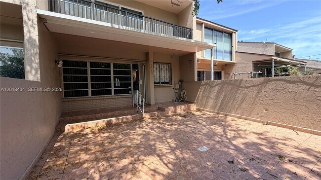 Building Photo - 9155 Fontainebleau Blvd