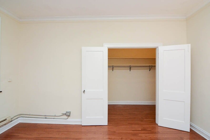 Building Photo - 4551 N Damen Ave