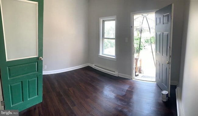 Primary Photo - 5229 Walnut St