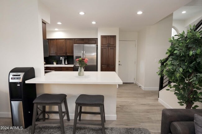 Building Photo - 11271 E Poinsettia Dr