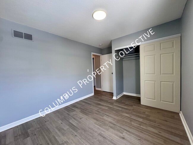 Building Photo - 3285 E Mound St