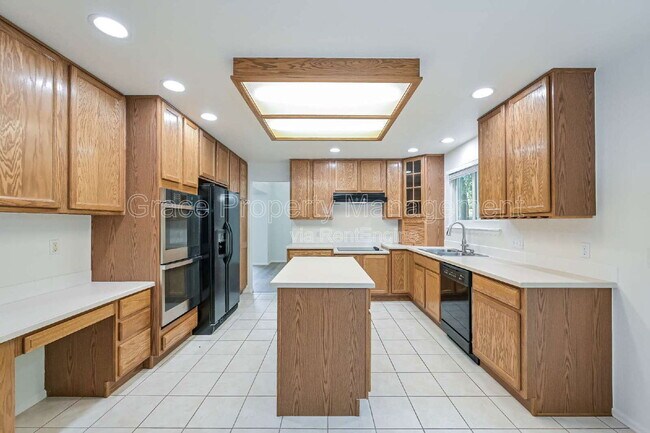 Building Photo - 10376 Dunsford Dr