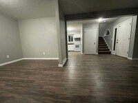 Building Photo - Amazing 5 Bedroom 2 Bathroom Home in South Minneapolis!