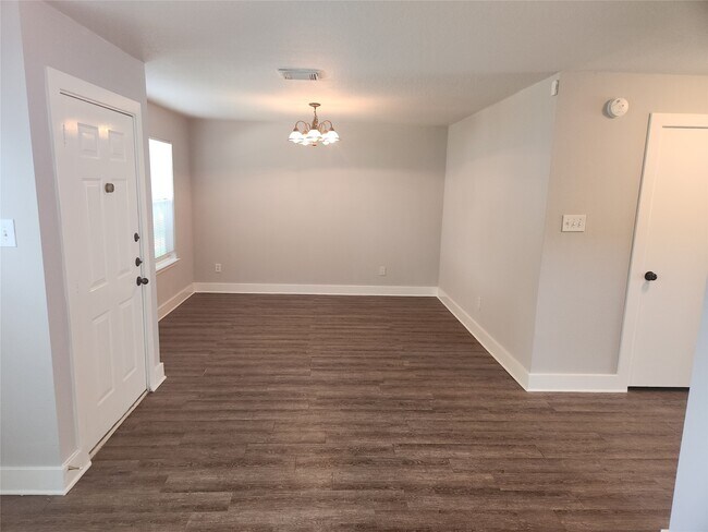 Building Photo - 6330 Torrance Elms Ct