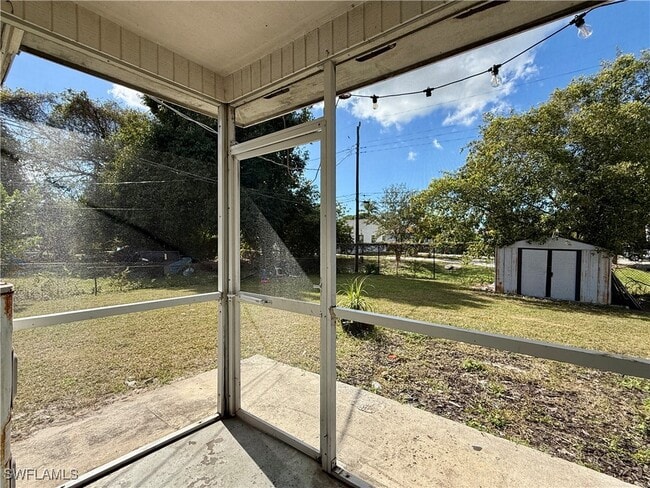 Building Photo - 1073 San Remo Ave