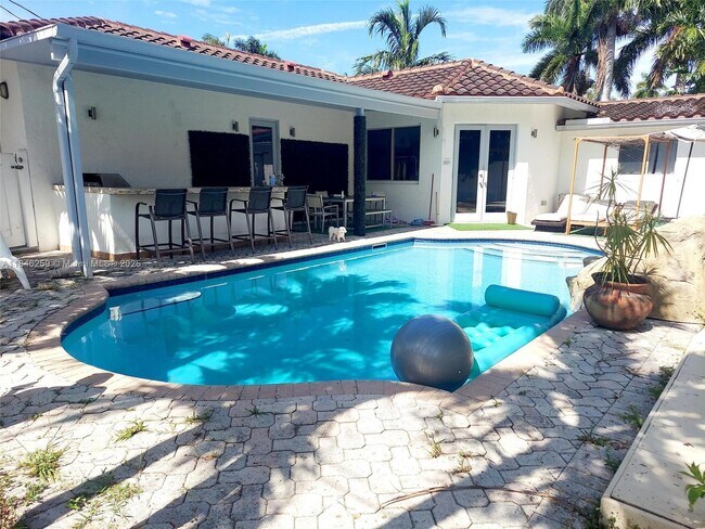 Primary Photo - 1116 N 13th Ct