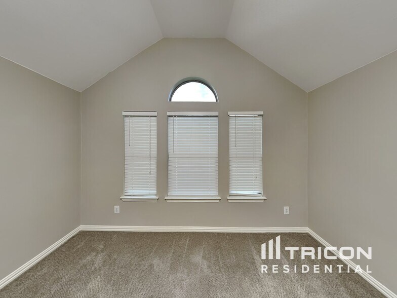 Building Photo - 205 Old Spanish Trail