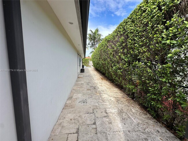 Building Photo - 9341 Dickens Ave