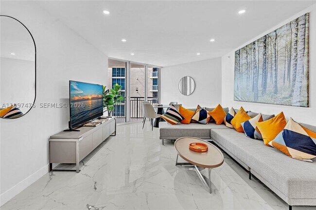 Building Photo - 17375 Collins Ave