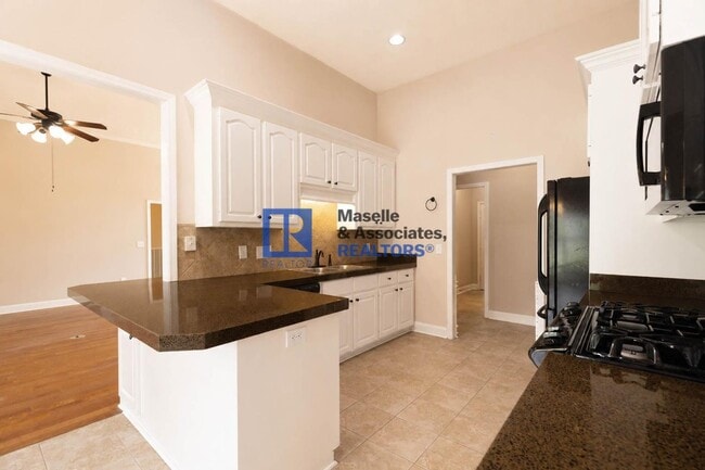 Building Photo - 3 Bed / 2 Bath Home on the Water in Ashbrooke