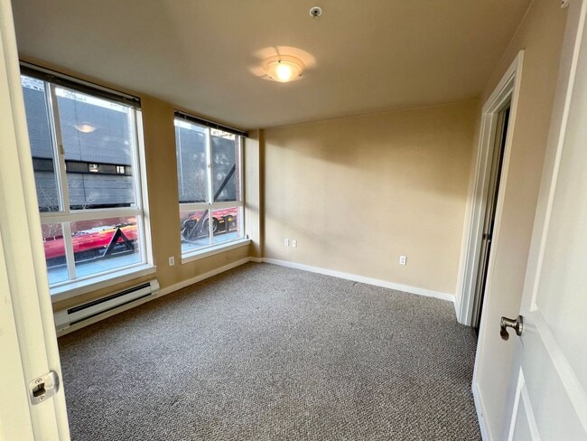 Building Photo - Spacious 2 Bedroom Condo at the Tobira – Central Location